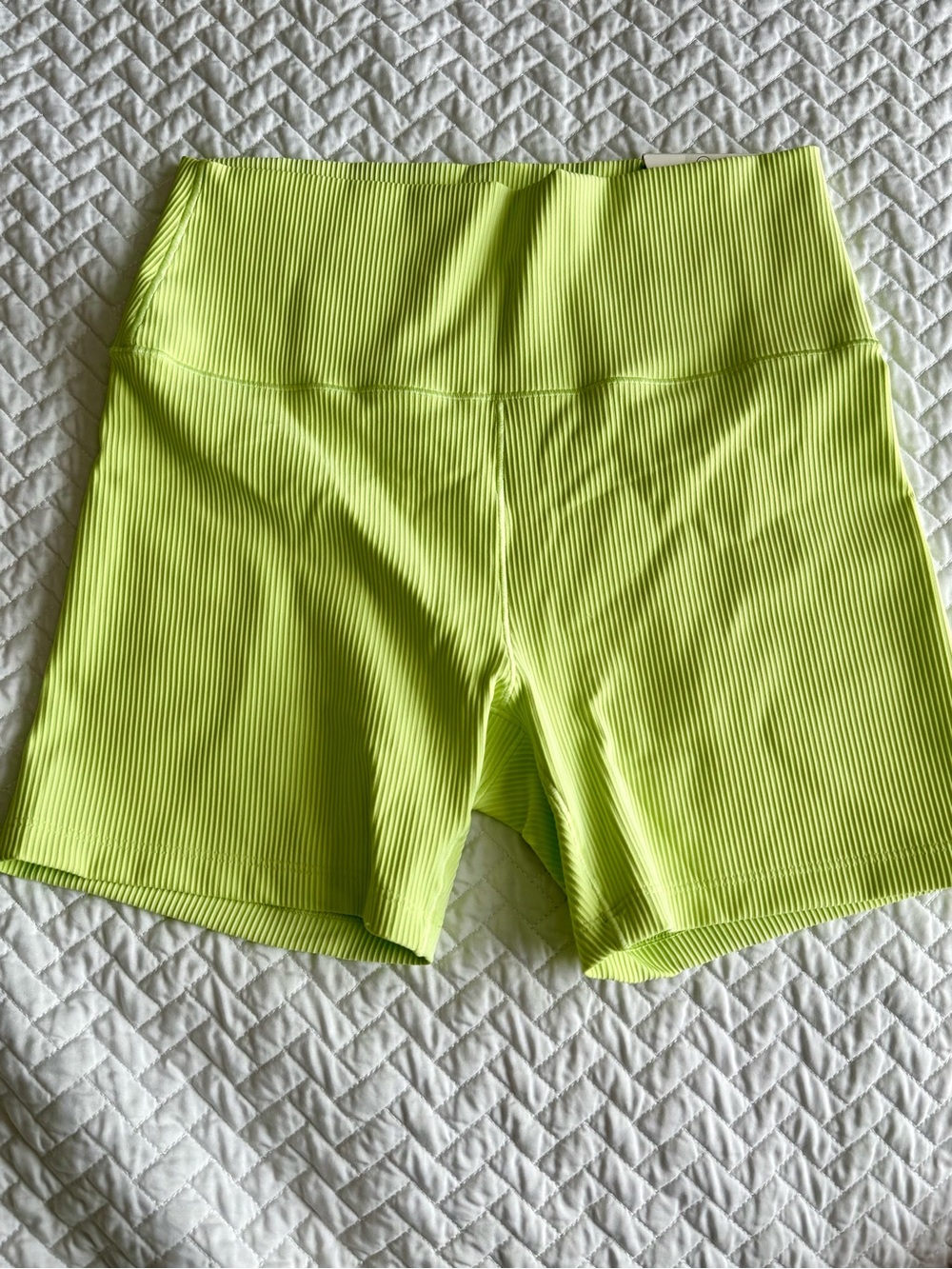 OFFLINE brand NWT brand new High-Waist Ribbed Bike Shorts in Neon Lime